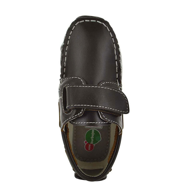 Mocasin-De-Guante-Color-Cafe-Chocolate-Con-Ajuste-De-Velcro-Para-Nino
