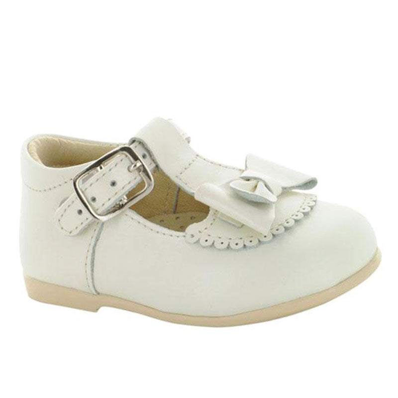 Zapato-Color-Beige-Con-Mono-Para-Nina