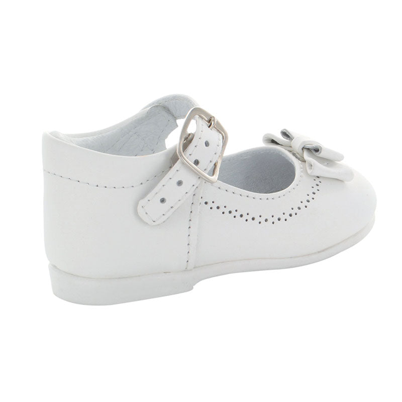 Zapato-Color-Blanco-Con-Taconsito-Para-Nina