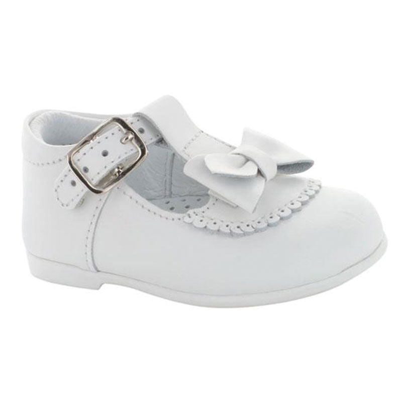Zapatos-Blancos-Con-Mono-Para-Nina