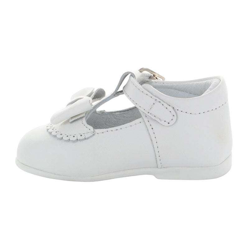 Zapatos-Blancos-Para-Ceremonia-Para-Nina-Tres-Anos