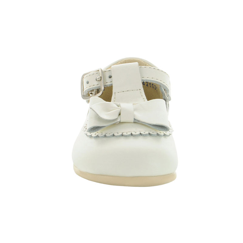 Zapatos-Color-Beige-Con-Mono-Para-Nina